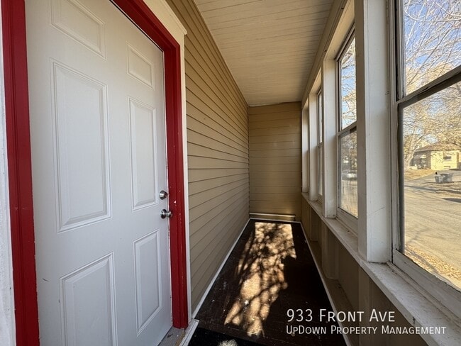 Photo - 933 Front Ave