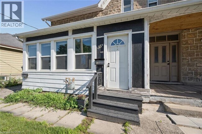 Photo - 38B CONCESSION Street