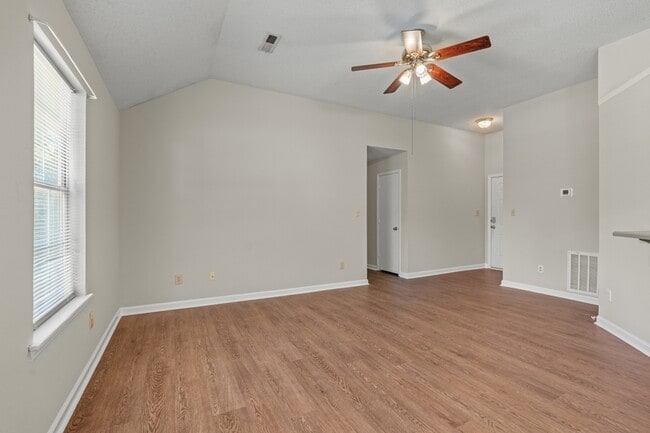 Photo - 100 River Oaks Dr