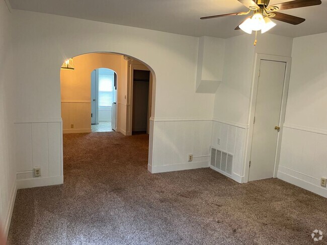 Building Photo - 313 Walnut St Rental