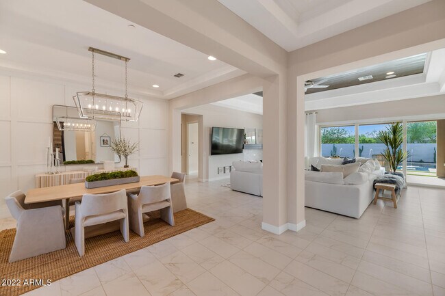 2855 E Los Gatos Dr