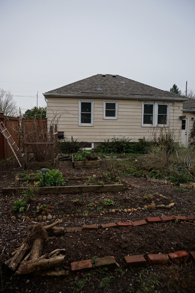 Photo - 8415 NE Milton St