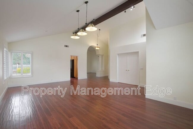 Photo - 30538 Colina Verde St