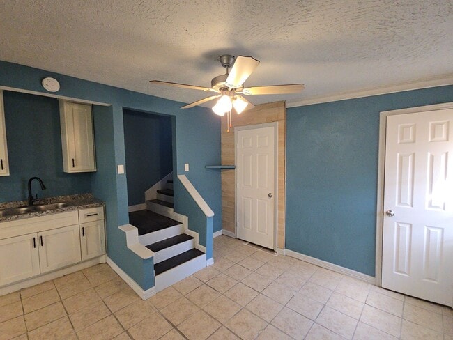 Photo - 9010 Linda Vista Rd Unit B