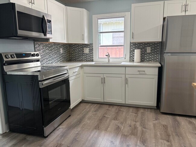 Photo - 527 S L St