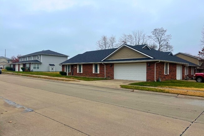 Photo - 2402 Garden Dr