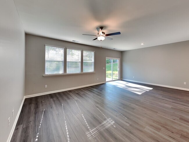 Photo - 187 Webster Cir