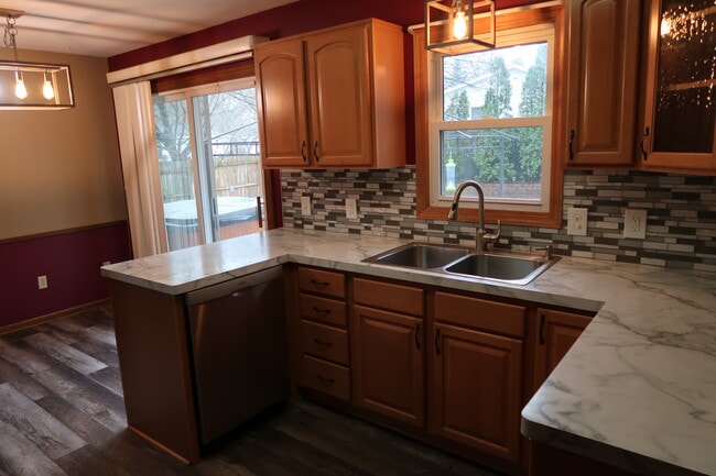 Photo - 1264 Brookridge SE