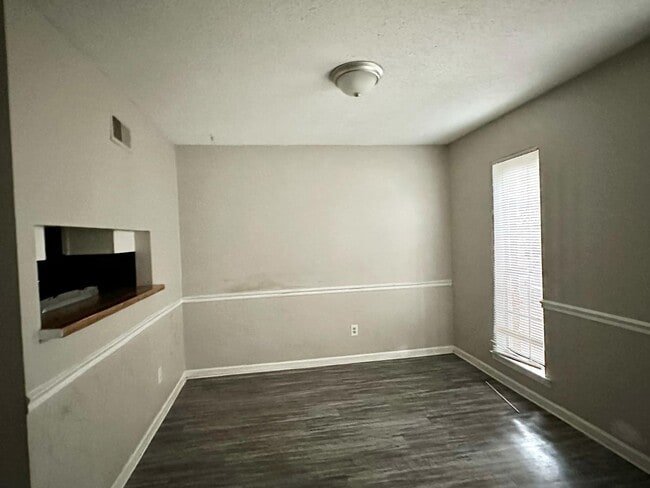 Photo - 2067 Goldbrier Ln