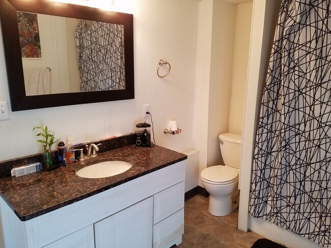 Building Photo - 1221 Tremont St Unit 1221-1