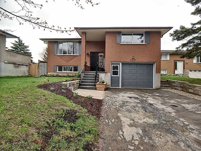 Building Photo - 365 Roselawn Pl Unit 365 Roselawn Pl Upper