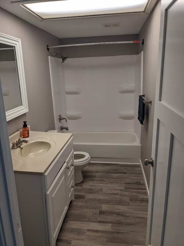 Photo - 1300 5th St SE Unit 3