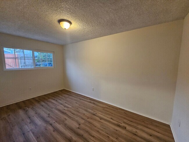 Photo - 935-937 W. 17th St. Unit 935