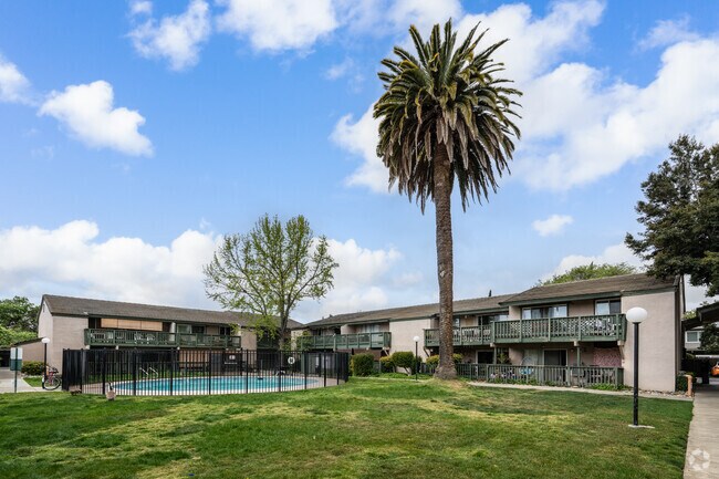 exterior - 4888 Clayton Rd