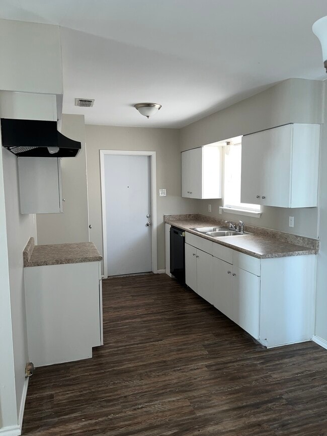 Photo - 206 Balboa Dr