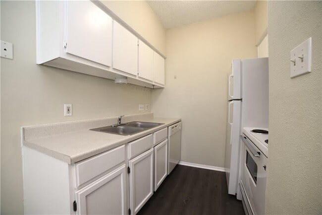 Photo - 2604 Salado St Unit 103