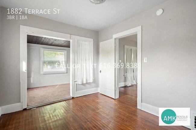 Photo - 1882 Terrace St