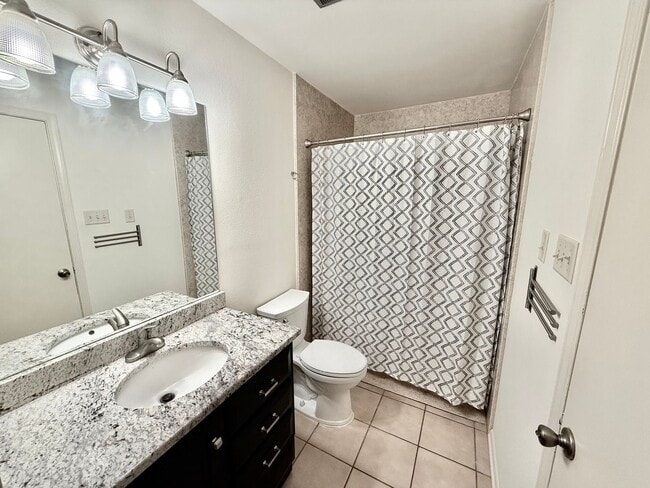 Photo - 1 Bed 1 Bath Condo with Community Pool and Access to I-10