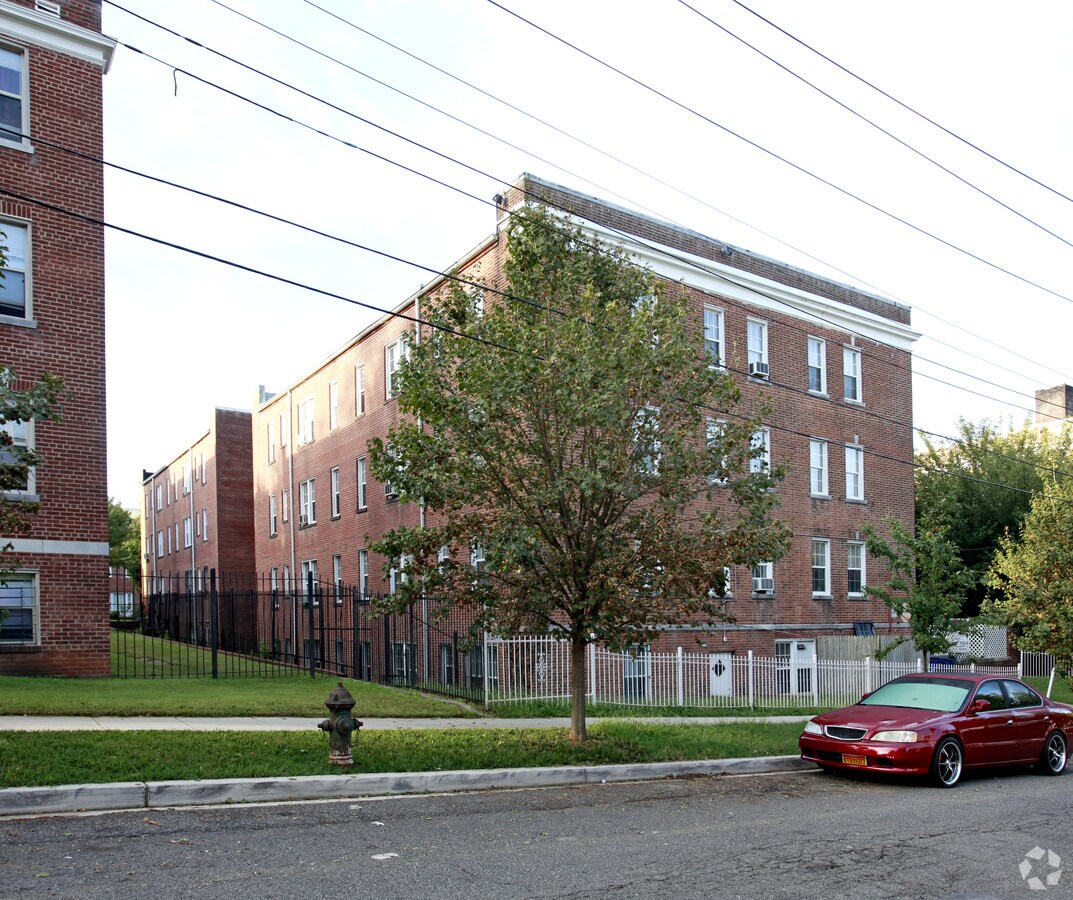 Photo - Paradise Apartments