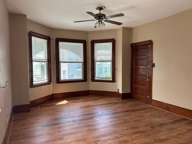 Photo - 33 Sidney St Unit 2