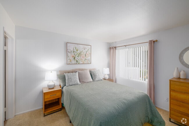 2BR, 2BA - 580SF - Primary Bedroom