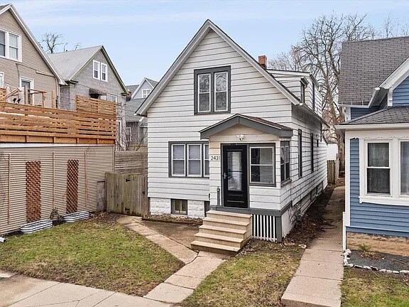 Photo - 2431 S Williams St