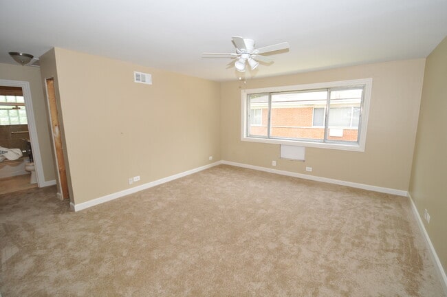 Photo - 32 N Main St Unit 1S