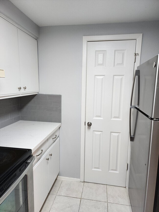 Photo - 11710 Southlake Dr Unit 6
