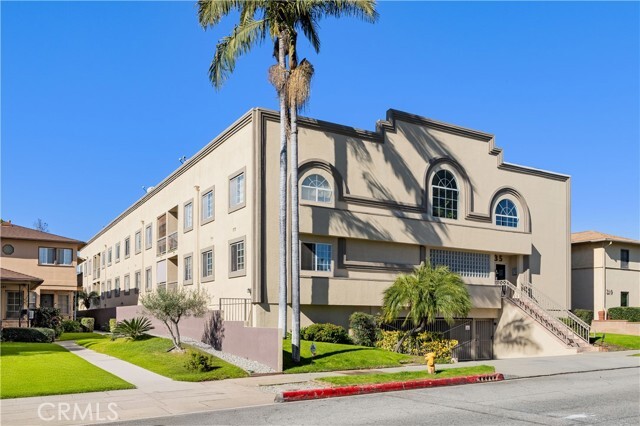 Building Photo - 335 S Sierra Madre Blvd