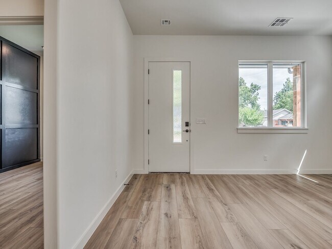 2114 NW 20th St