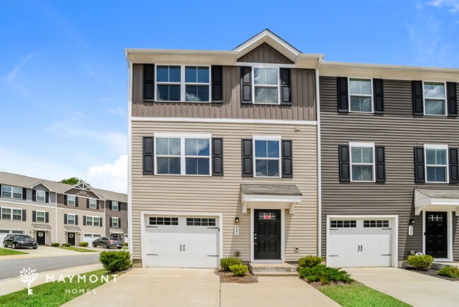 Photo - 921 Taybyn Rd