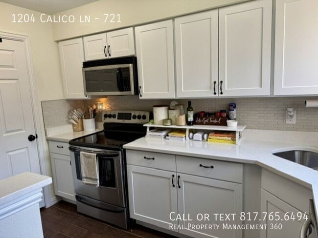 1204 Calico Ln