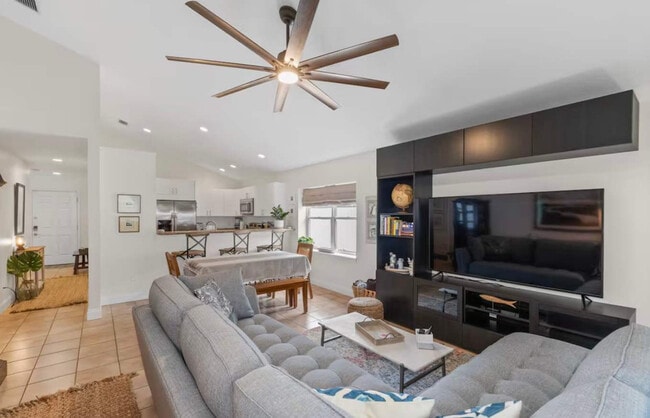 Building Photo - 1828 Castile St Rental