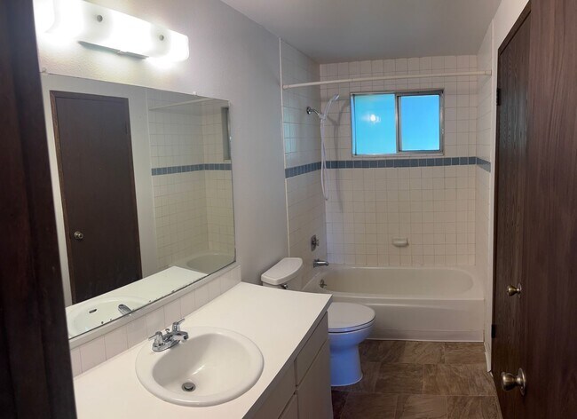 Photo - 1002 Unit 10808