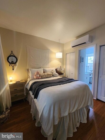 Photo - 2018 Bainbridge St Unit 2F
