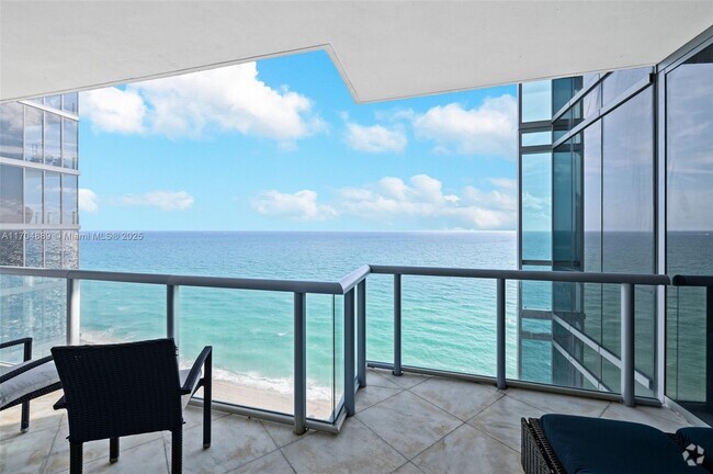 Building Photo - 17121 Collins Ave Unit 2108 Rental