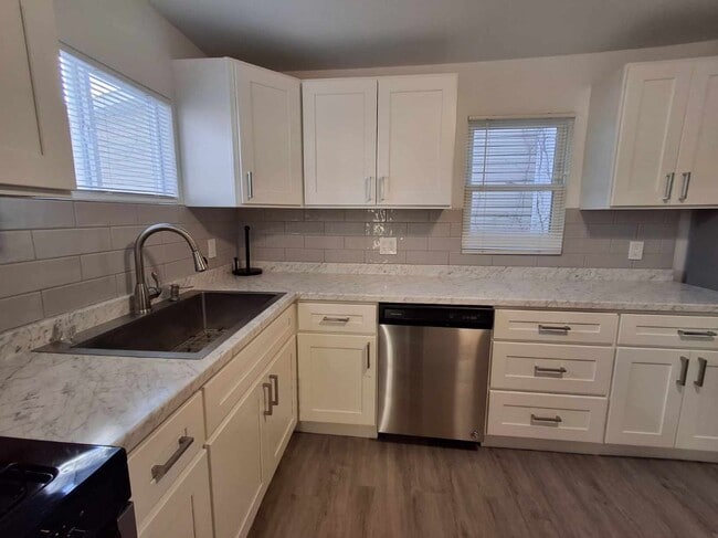 Photo - 4 Embroidery St