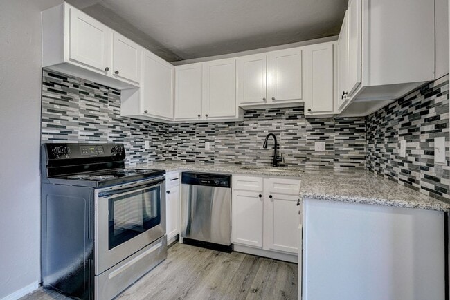 Photo - Prime Location! 2BR/1BA with Flex Room Hom...