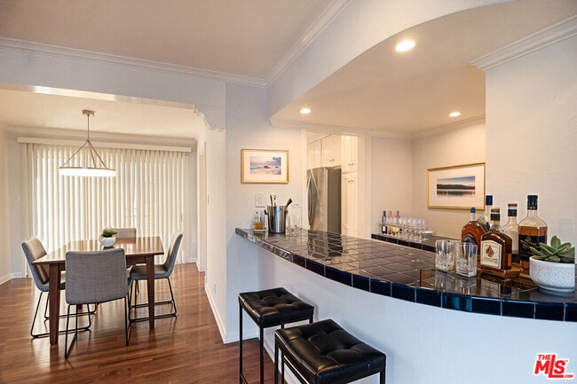 Photo - 930 S Bedford St Unidad 4