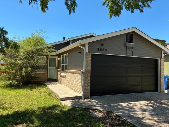 Tri-level Home with 4 bedrooms in Loveland! - Tri-level Home with 4 bedrooms in Loveland!