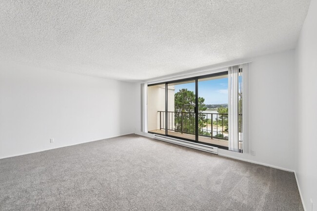 Lakewood Apartments At Lake Merced