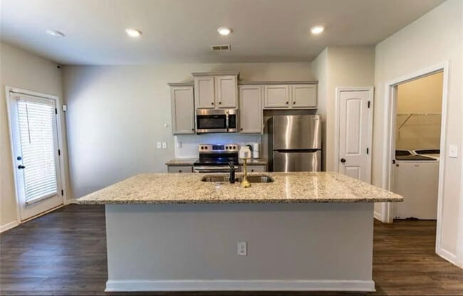 Photo - 1028 Mcconaughy Ct