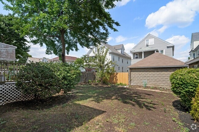 Building Photo - 57 Yale St Rental