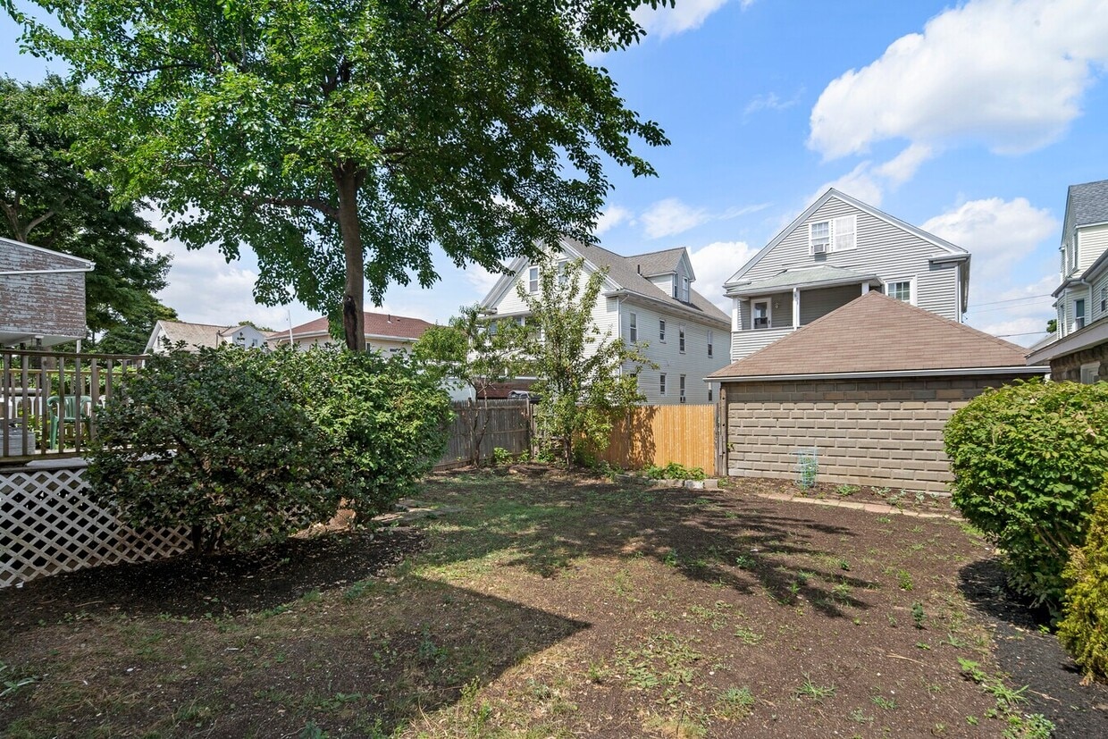 Photo - 57 Yale St