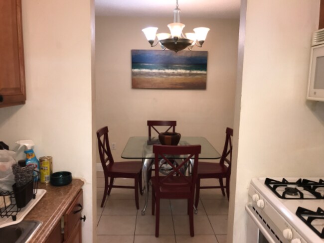 Photo - 265 SW 7th St