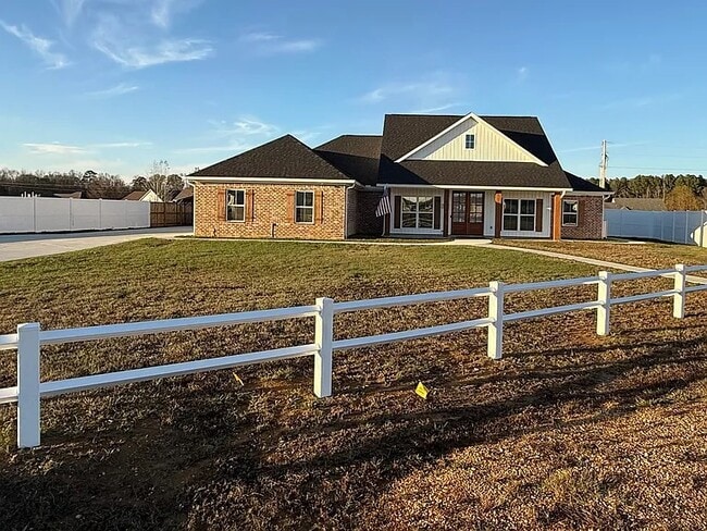 Building Photo - 300 N Rayleigh Dr