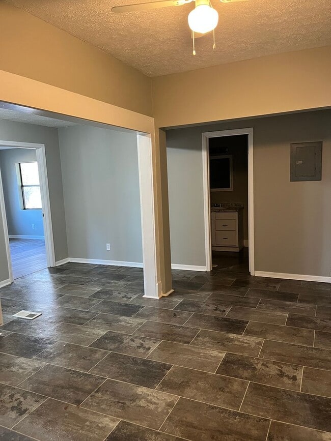 Photo - 100 S Main Ave