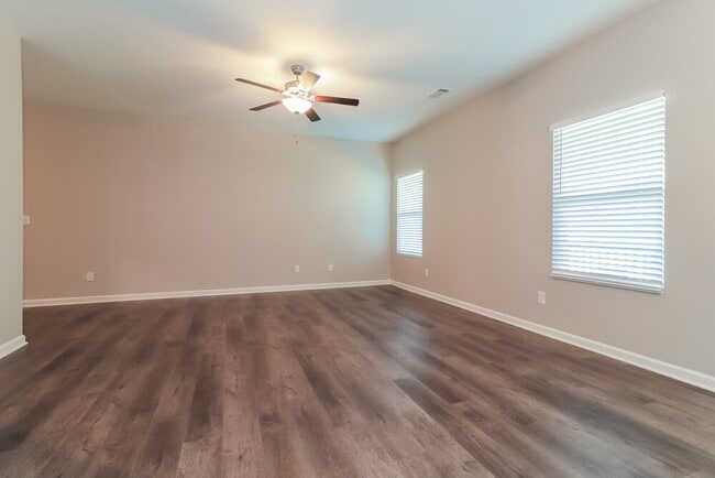 Photo - 34 Dalgety Crossing