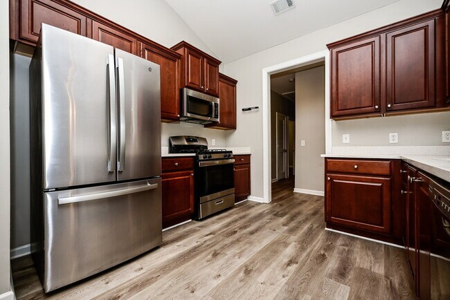 Photo - 332 Southgate Dr