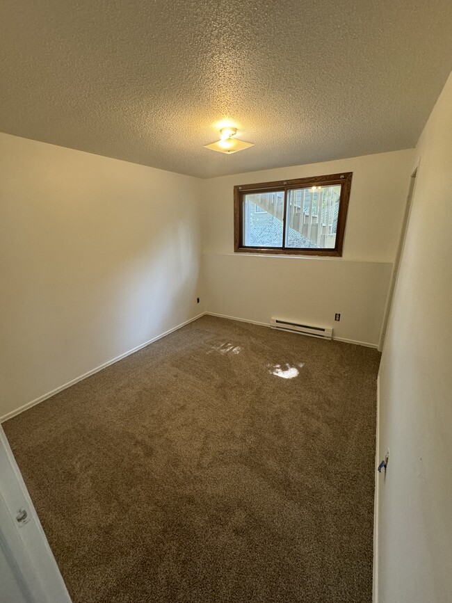 Photo - 907 Wood Ave